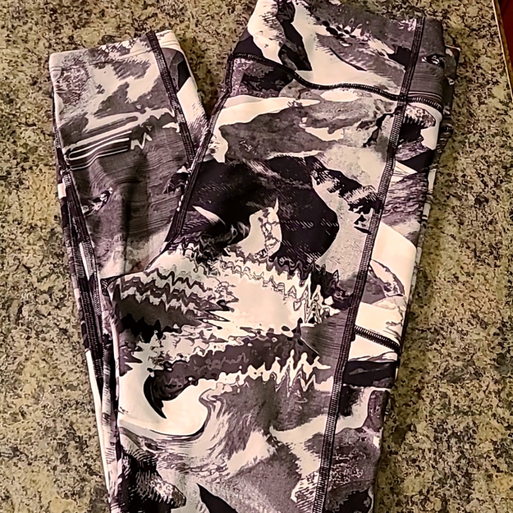 WOMENS UNDER ARMOUR COMPRESSION HEATGEAR LEGGINGS